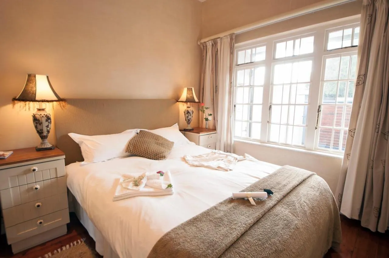 Harfield Guest Villa Cape Town Bed & Breakfast